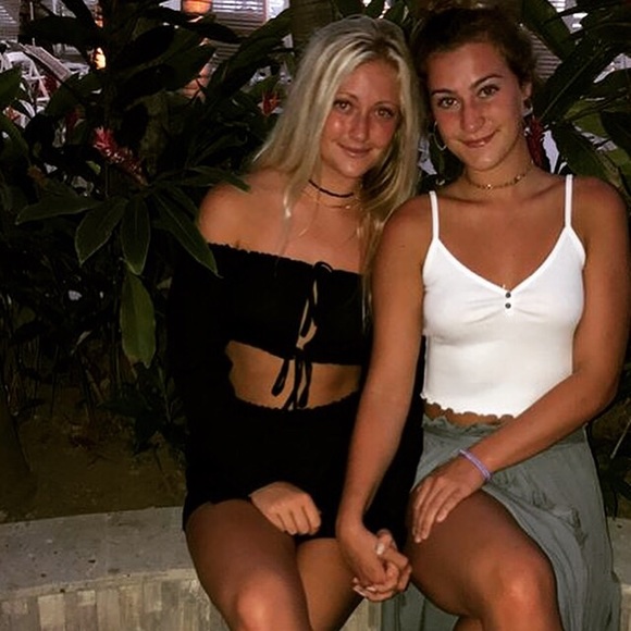 Meet your Posher, Madyson and Momma 🌴🌾🌸 - Picture 6 of 8